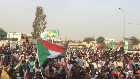 Contestation anti-Béchir au Soudan: l’armée promet une annonce « importante »