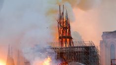 [MAJ] Incendie à Notre-Dame de Paris: la flèche s’est effondrée, les pompiers sont impuissants