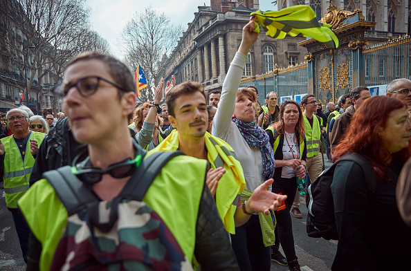 Paris : les "Gilets Jaunes" manifestent  devant le Palais de Justice lors de l'acte 19 des manifestations du 23 mars 2019. (Photo : Kiran Ridley/Getty Images)