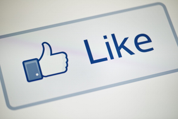 -Vue du bouton "J'aime" de Facebook. Le géant des réseaux sociaux porte plainte pour l’utilisation frauduleuse du « like » à des fins commerciales. Photo BRENDAN SMIALOWSKI / AFP / Getty Images.