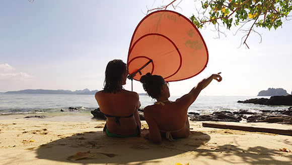  Deux créateurs toulousains inventent le parasol qui ne craint pas le vent. (Photo Facebook : Leaf for Life)