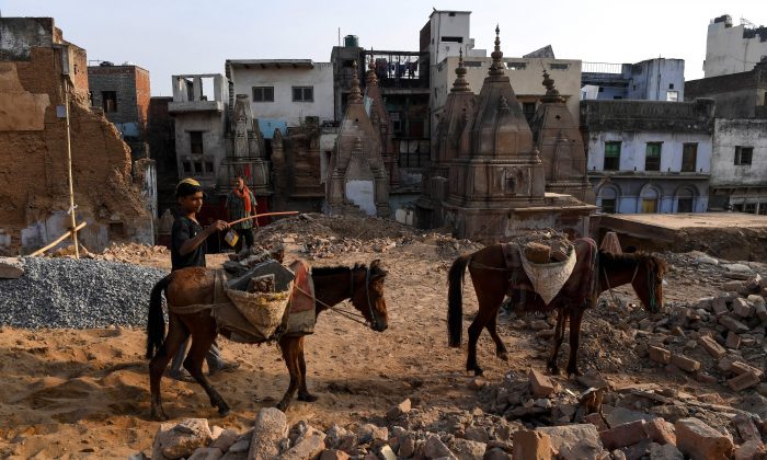 Démolition de vieux bâtiments à Varanasi, en Inde, le 4 mai 2019 (Prakash Singh/AFP/Getty Images)