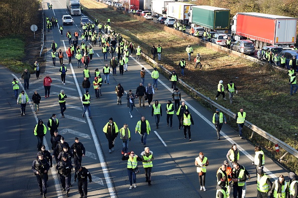  17 novembre 2018, des "Gilets jaunes" à Haulchien près de Valenciennes, dans le nord de la France.    (Photo : FRANCOIS LO PRESTI/AFP/Getty Images)