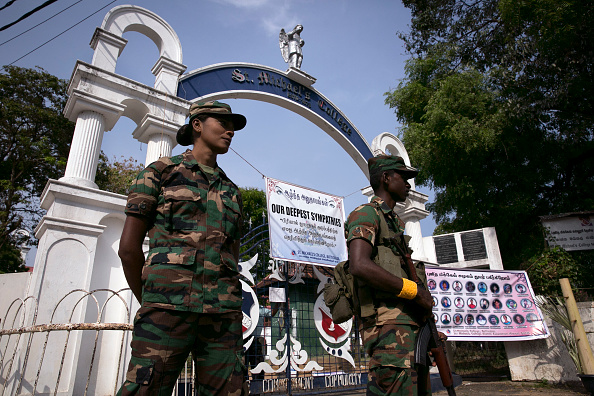 Les forces de sécurité devant l'église de Sion le 3 mai 2019 à Batticaloa, Sri Lanka. (Photo : Allison Joyce/Getty Images)