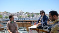 Sur les ferries d’Istanbul, traverser le Bosphore en musique