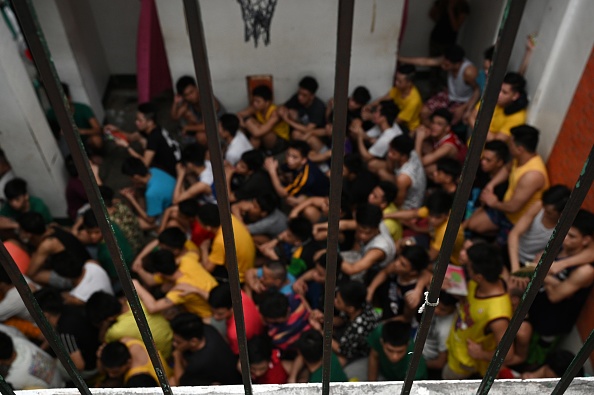 -Officiellement appelées "Maisons de l'espoir", les partisans aux Philippines affirment que de telles installations sont des lieux de réforme et d'éducation, mais les critiques avertissent qu'elles sont sous-financées et faiblement surveillées. Photo TED ALJIBE / AFP / Getty Images.