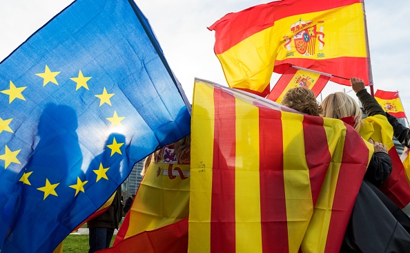 -Manifestation des catalans sur l'esplanade devant le Parlement européen, sur l’impossibilité pour trois indépendantistes élus fin mai de siéger au Parlement Européen. Photo PATRICK HERTZOG / AFP / Getty Images.