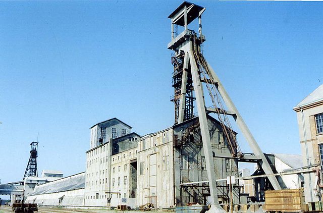 Illustration- Complexe de l'exploitation d'une mine de potasse. Photo Wikipédia de Toffee68.