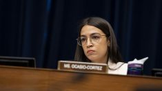 Un survivant de l’Holocauste de 93 ans déclare que la députée américaine Alexandria Ocasio-Cortez devrait être «révoquée» du Congrès pour avoir propagé l’«antisémitisme»