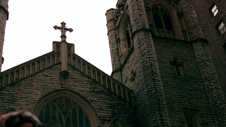 Un immense incendie touche une ancienne église à Philadelphie – les images rappellent l’incendie de Notre-Dame