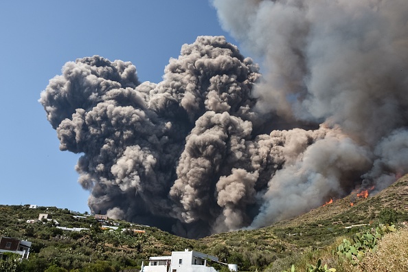 Nouvelle éruption du volcan Stromboli en Sicile. (Photo : Giovanni ISOLINO / AFP)        