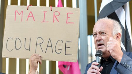 Pesticides : le maire de Langouët jugé à Rennes pour avoir voulu « protéger » ses habitants