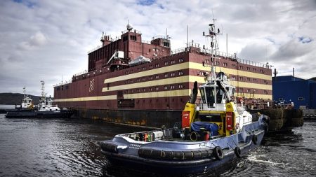 Départ de la première centrale nucléaire flottante