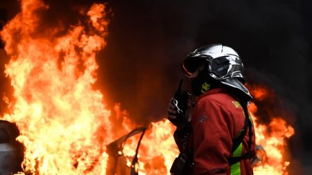 Pompiers : un « système de secours à bout » et des troupes au bord du « ras-le-bol »