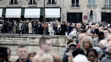 En France, un hommage populaire à Jacques Chirac avant les cérémonies officielles