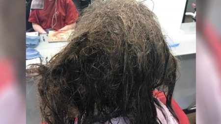 Une adolescente ne s’est pas peignée depuis des mois, une coiffeuse consacrera 13 heures à la transformer