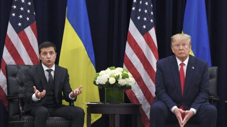 Les médias américains omettent de parler de parties cruciales de la transcription entre Trump et Zelensky