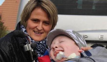 Une maman lance une cagnotte en ligne pour pouvoir acheter un véhicule et transporter son fils polyhandicapé