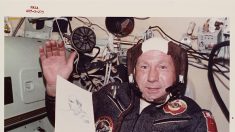 Alexeï Leonov, premier homme à flotter dans l’espace, se raconte à l’AFP
