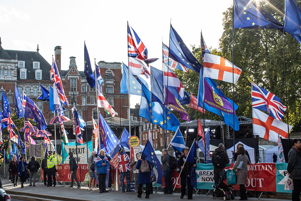 Manifestants devant le Parlement le 22 octobre 2019 à Londres. (Photo : Dan Kitwood/Getty Images)