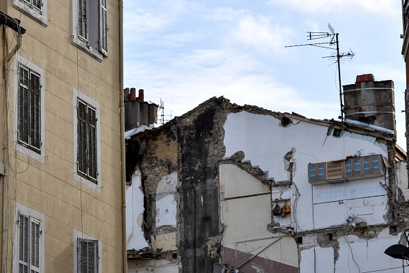 Effondrement de deux immeubles le 5 novembre 2018 au matin dans la ville de Marseille.      (Photo : GERARD JULIEN/AFP via Getty Images)