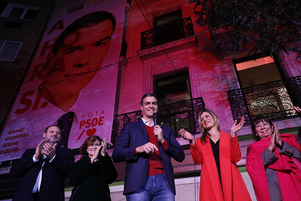 -Pedro Sanchez, parle aux partisans des résultats des élections générales devant le siège du Parti socialiste (PSOE) le 10 novembre 2019 à Madrid, Espagne. L’Espagne se dirige vers une nouvelle incertitude politique. Photo de Pablo Blazquez Dominguez / Getty Images.