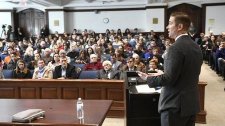 Un ancien prisonnier devenu maintenant professeur de droit dans une école prestigieuse