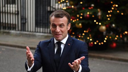 Emmanuel Macron fêtera  Noël en Côte d’Ivoire avec les troupes françaises