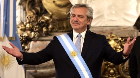 Argentine: Alberto Fernandez, nouveau président d’un pays en crise