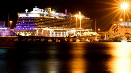 Italie: pas de coronavirus sur la croisière, les passagers autorisés à débarquer