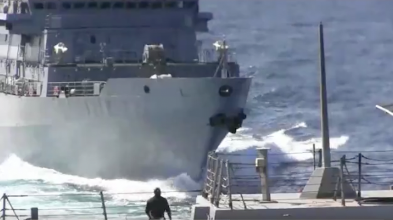 Un navire de la marine russe « s'est approché agressivement » jeudi d'un destroyer de la marine américaine dans le nord de la mer d'Arabie, allant vers une dangereuse quasi-collision, ont déclaré les autorités le 10 janvier 2019. (U.S. Navy)