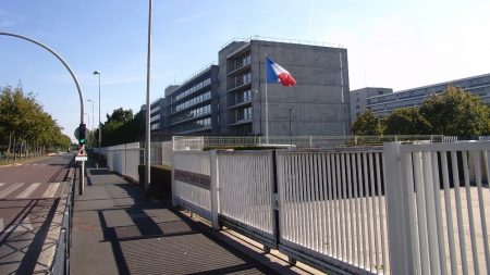 Essonne : un quadragénaire algérien sauve la vie de sa voisine de palier et obtient un titre de séjour