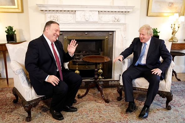 le chef de la diplomatie américain Mike Pompéo, en visite au Royaume-Uni jeudi 30 janvier 2020, a insisté auprès de Londres sur les "énormes bénéfices" de leur rapprochement post-Brexit. (Photo : Tolga Akmen– WPA Pool/Getty Images)