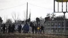 L’armée turque force des migrants à franchir la frontière grecque