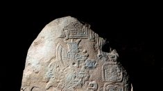Au Guatemala, une stèle révèle les débuts de l’écriture maya