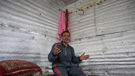 En Syrie, des habitations en dur pour des déplacés sans retour en vue
