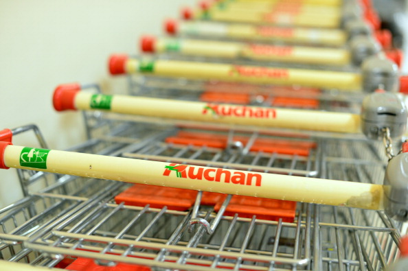 Le distributeur Auchan annoncera mardi un plan social d'ampleur, 2300 emplois sont menacés