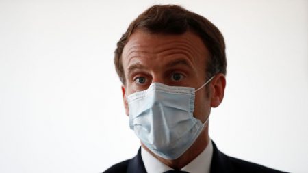 Coronavirus: Emmanuel Macron veut « aider » l’Afrique en « annulant massivement » sa dette