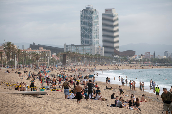 Plage de La Barceloneta à Barcelone le 24 mai 2020. (JOSEP LAGO/AFP via Getty Images)