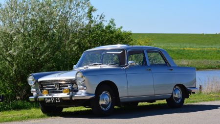 L’emblématique Peugeot 404 fête ses 60 ans et elle reste toujours une icône