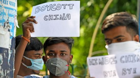 Les Indiens se mobilisent contre le régime chinois au milieu de l’épidémie de virus du PCC et d’un conflit frontalier