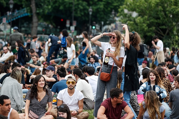 "Fête de la musique" au jardin de Villemin, à Paris, le 21 juin 2020. (Photo : ABDULMONAM EASSA/AFP via Getty Images)