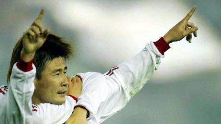 Chine: une ex-star du foot appelle à renverser le Parti