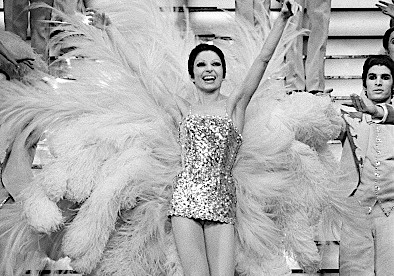  Zizi Jeanmaire au Casino de Paris février 1972. (Photo : Reg Lancaster/Daily Express/Hulton Archive/Getty Images)