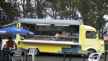 Laval : un food-truck solidaire tenu par des personnes autistes ou porteuses de trisomie ouvrira à la rentrée