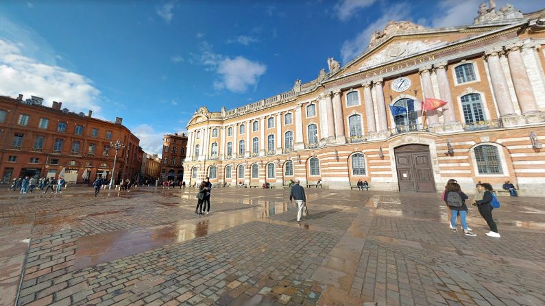 Place du Capitole à Toulouse (Google Maps)