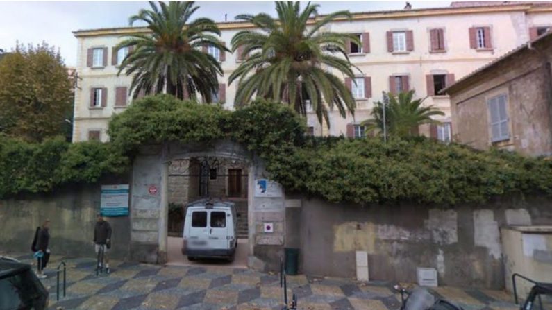 C'est dans les jardins de ce bâtiment abritant des services de la CTC à Ajaccio que des plants de cannabis ont été découverts (Google Street View)