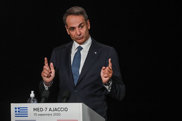 Le Premier ministre grec Kyriakos Mitsotakis prend la parole lors de la conférence de presse de clôture du septième sommet des pays méditerranéens MED7, le 10 septembre 2020 à Porticcio, en Corse.(Photo : LUDOVIC MARIN/AFP via Getty Images)