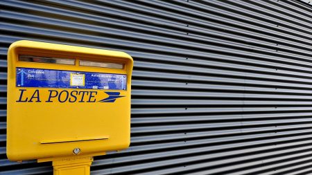 Dans les campagnes, de nombreuses boîtes aux lettres jaunes disparaissent en raison d’une forte baisse du volume de courrier à distribuer