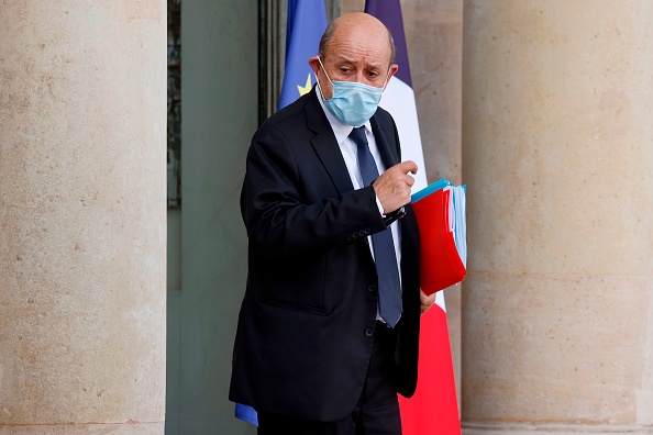 Le chef de la diplomatie française Jean-Yves Le Drian a dénoncé de la part de la Turquie "une volonté d'attiser la haine" contre la France et son président. (Photo : LUDOVIC MARIN/AFP via Getty Images)